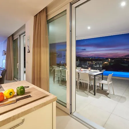 Beautiful Home In Trogir With Sauna Holiday home *